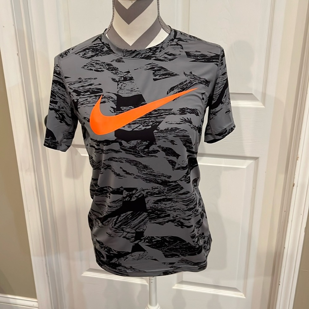 Nike dri-fit tshirt, YXL